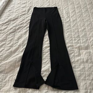 Aritzia Split hi rise butter leggings